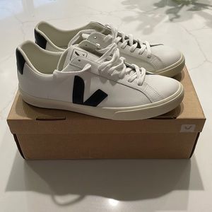 BRAND NEW VEJA MEN’S CASUAL SHOES! NEVER WORN!